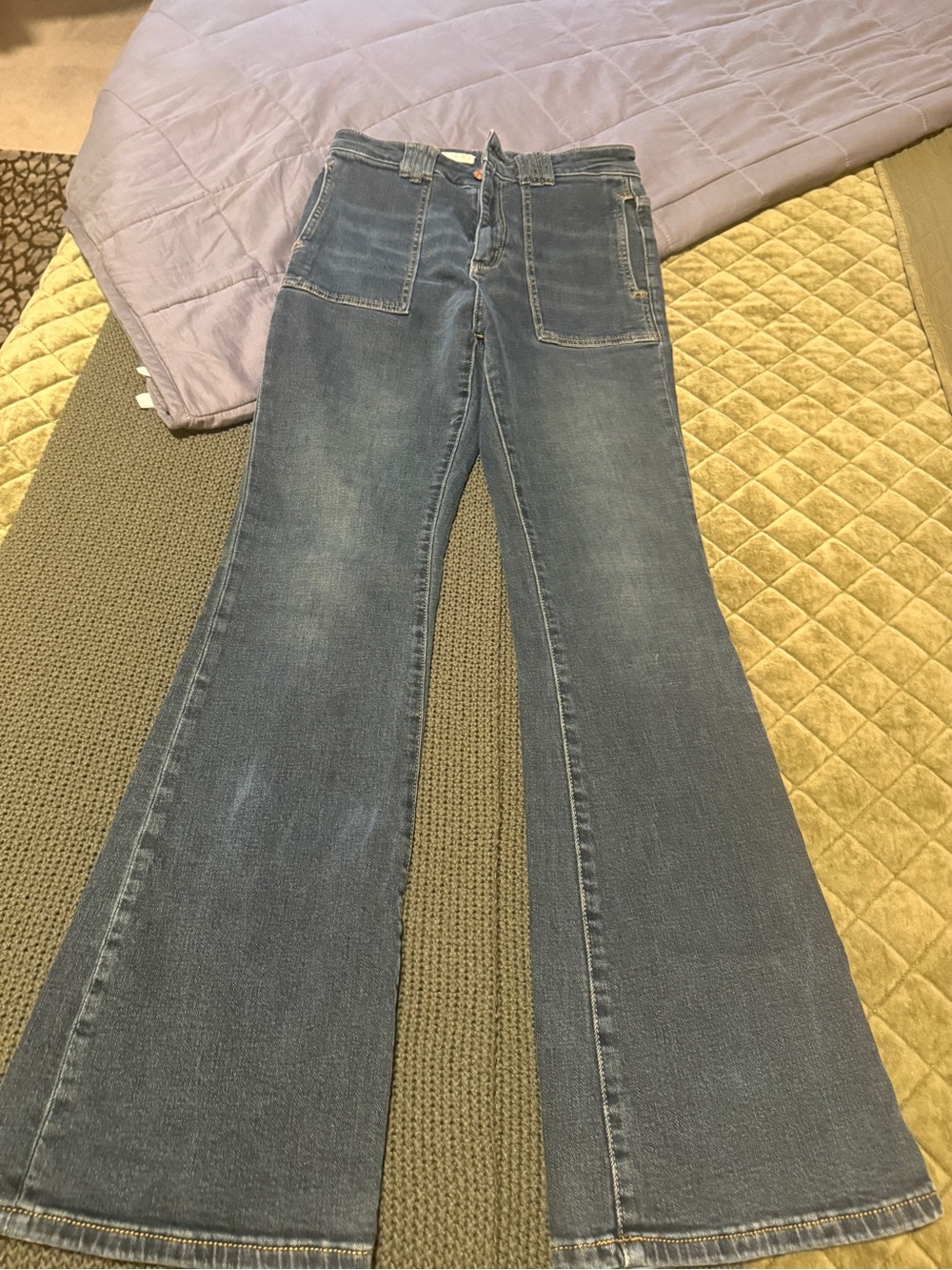 Pilcro Classic High-Waist Flared Jeans in Indigo Blue-size 28